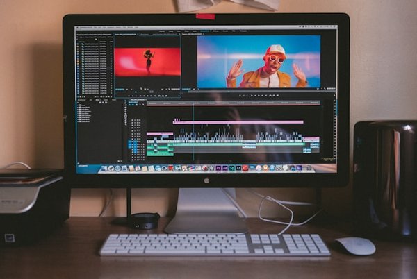 Comment optimiser les performances d'un PC pour le montage vidéo 4K ?